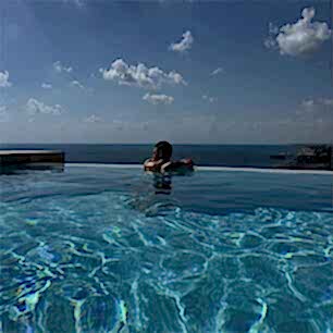 Hero Fiennes Tiffin Card