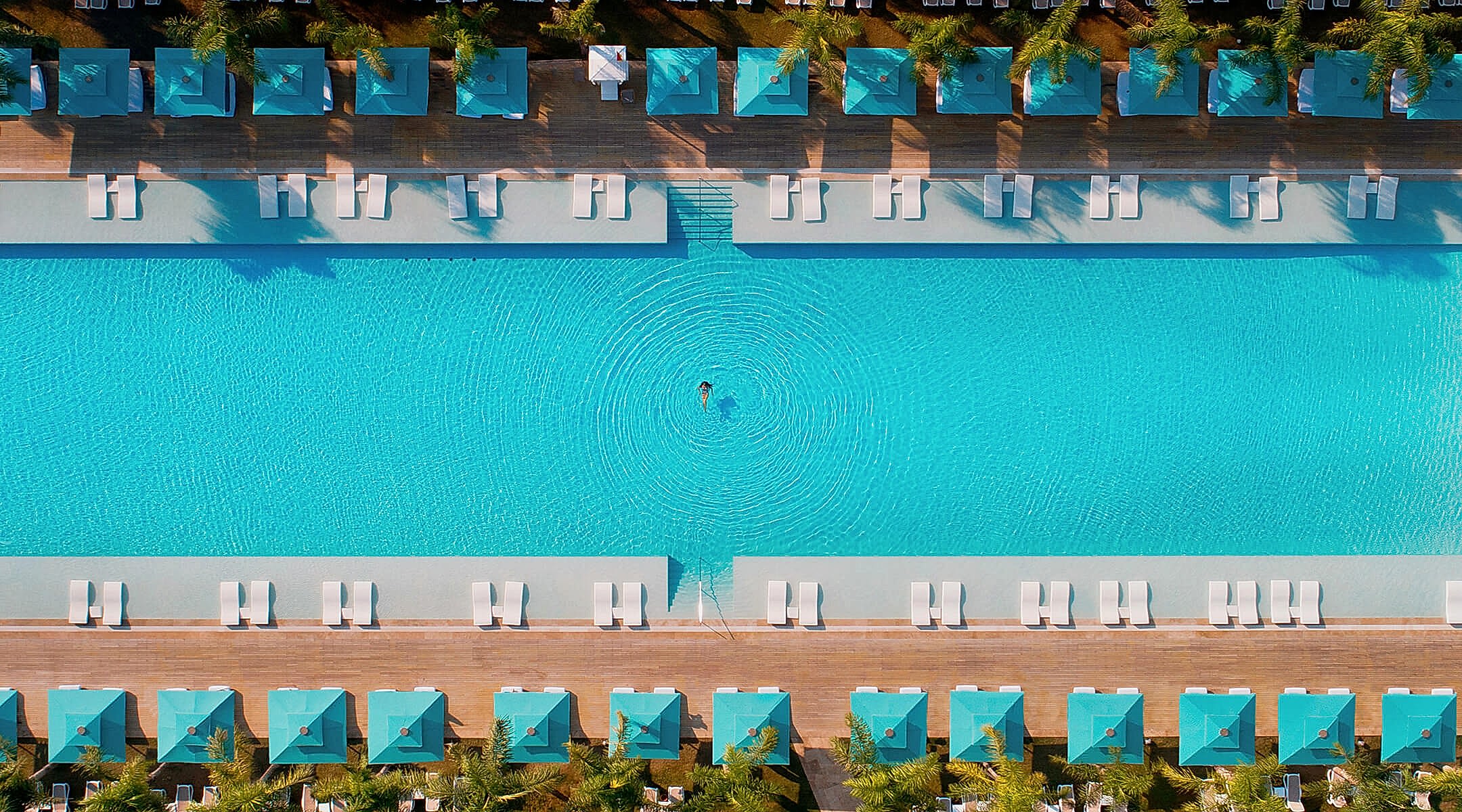 Regnumcarya Mainpool 01 Slider